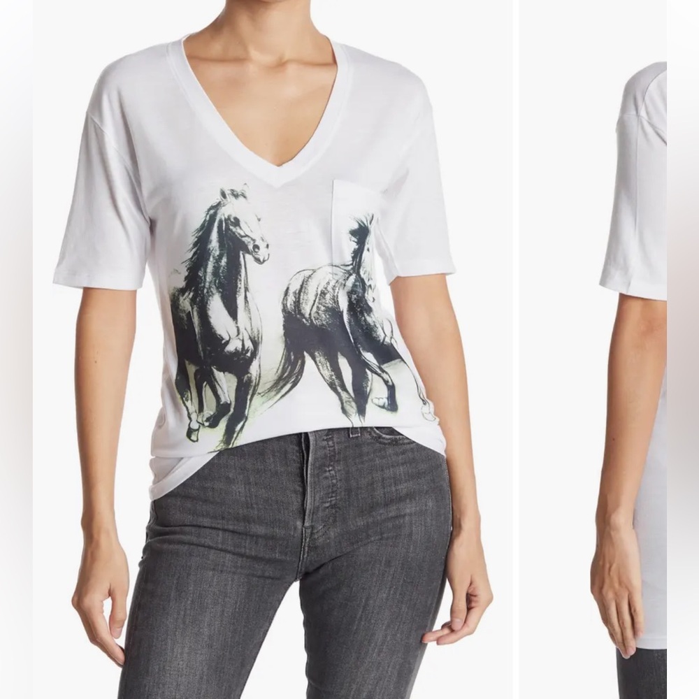 Go Couture Deep V-Neck Boyfriend T-Shirt w. Horses NWOT